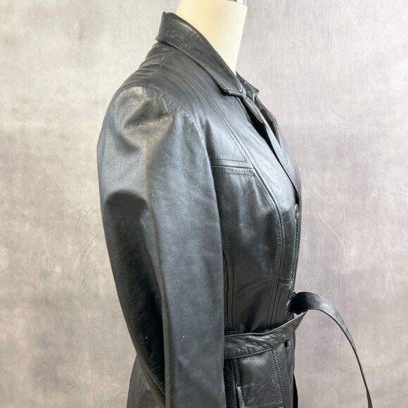 Elegant Black Leather Belted Jacket - Picture 3 of 12